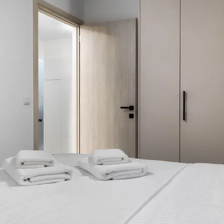 Calliope Luxury Loft With Backyard Апартаменты